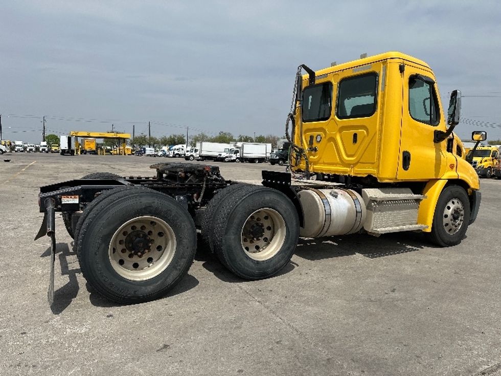 Day Cab Tractor-Heavy Duty Tractors-Freightliner-2019-Cascadia 11364ST-Katy-TX-586,426\n\t\tmiles-$ 25,000 - Image 7