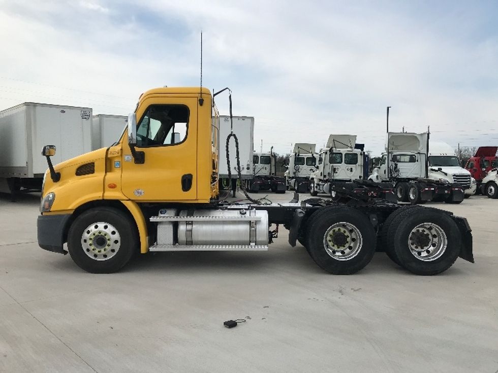 Day Cab Tractor-Heavy Duty Tractors-Freightliner-2019-Cascadia 11364ST-Katy-TX-612,101\n\t\tmiles-$ 27,500 - Image 4
