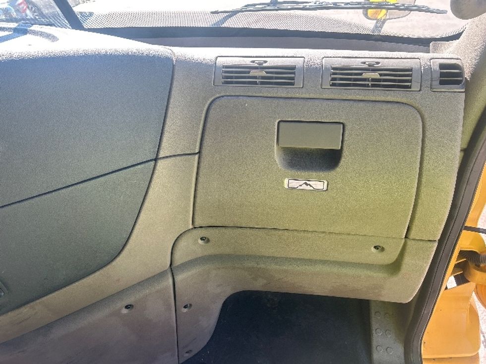 Day Cab Tractor-Heavy Duty Tractors-Freightliner-2019-Cascadia 11364ST-Katy-TX-649,564\n\t\tmiles-$ 27,500 - Image 13