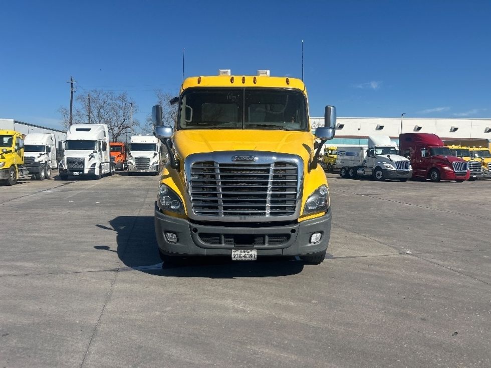 Day Cab Tractor-Heavy Duty Tractors-Freightliner-2019-Cascadia 11364ST-Katy-TX-649,564\n\t\tmiles-$ 27,500 - Image 2