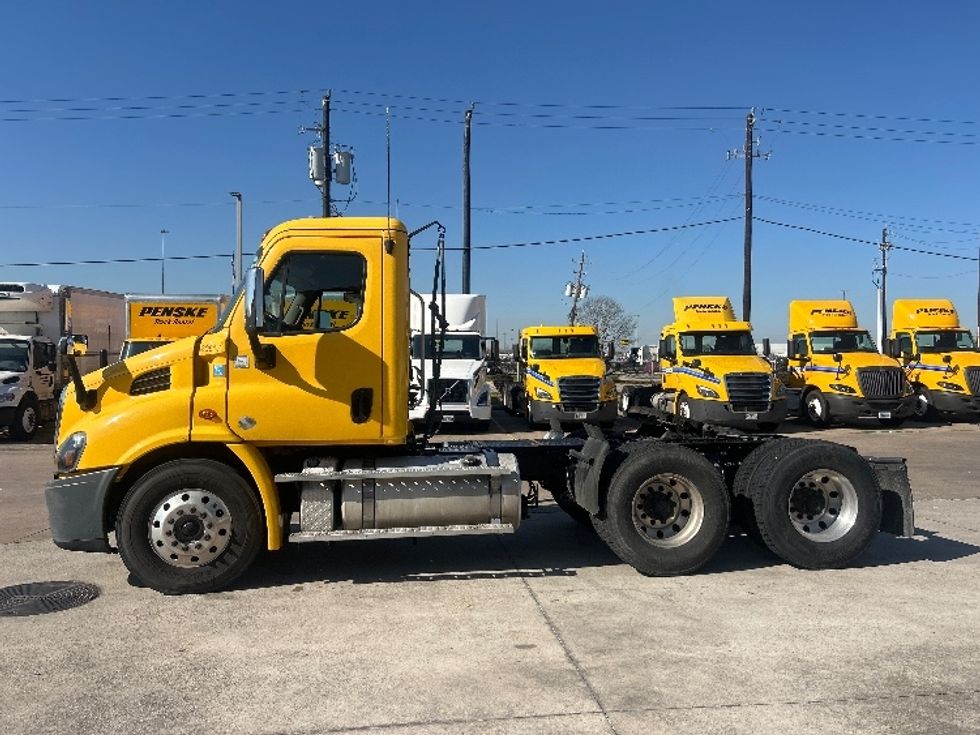 Day Cab Tractor-Heavy Duty Tractors-Freightliner-2019-Cascadia 11364ST-Katy-TX-649,564\n\t\tmiles-$ 27,500 - Image 4