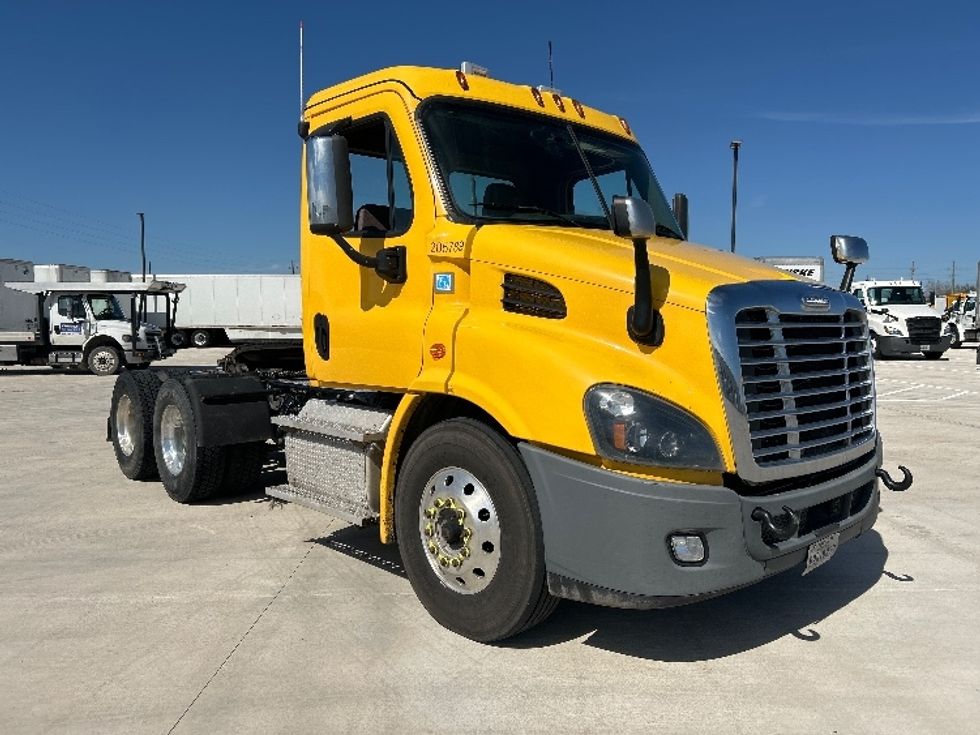 Day Cab Tractor-Heavy Duty Tractors-Freightliner-2019-Cascadia 11364ST-Katy-TX-659,811\n\t\tmiles-$ 27,500 - Image 1
