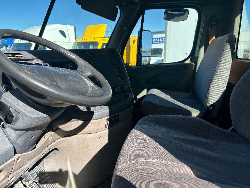 Day Cab Tractor-Heavy Duty Tractors-Freightliner-2019-Cascadia 11364ST-Las Vegas-NV-130,755\n\t\tmiles-$ 56,500 - Image 10