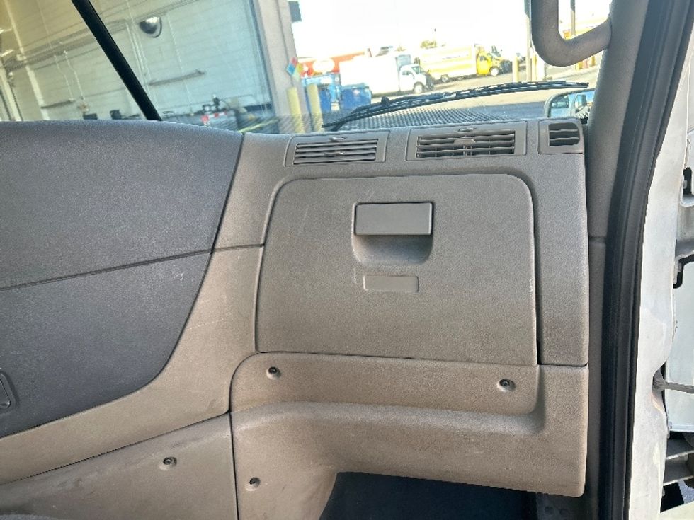 Day Cab Tractor-Heavy Duty Tractors-Freightliner-2019-Cascadia 11364ST-Las Vegas-NV-130,755\n\t\tmiles-$ 56,500 - Image 13