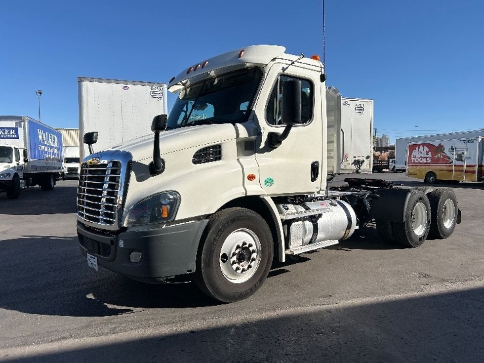 Day Cab Tractor-Heavy Duty Tractors-Freightliner-2019-Cascadia 11364ST-Las Vegas-NV-130,755\n\t\tmiles-$ 56,500 - Image 3