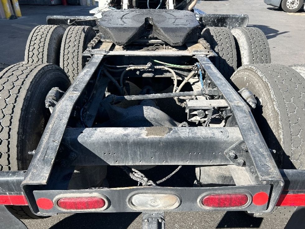 Day Cab Tractor-Heavy Duty Tractors-Freightliner-2019-Cascadia 11364ST-Las Vegas-NV-130,755\n\t\tmiles-$ 56,500 - Image 6