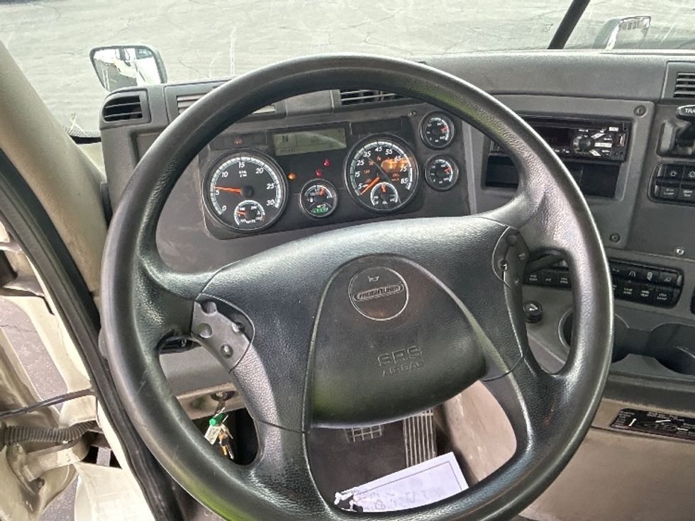 Day Cab Tractor-Heavy Duty Tractors-Freightliner-2019-Cascadia 11364ST-Las Vegas-NV-205,413\n\t\tmiles-$ 52,000 - Image 11