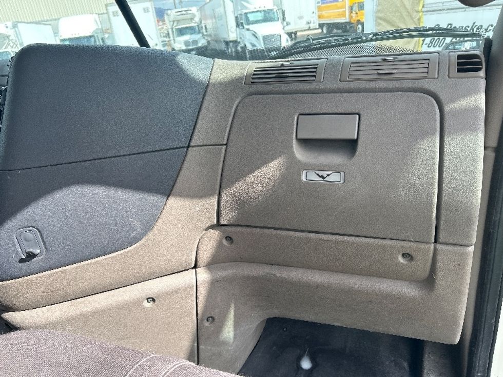 Day Cab Tractor-Heavy Duty Tractors-Freightliner-2019-Cascadia 11364ST-Las Vegas-NV-205,413\n\t\tmiles-$ 52,000 - Image 13