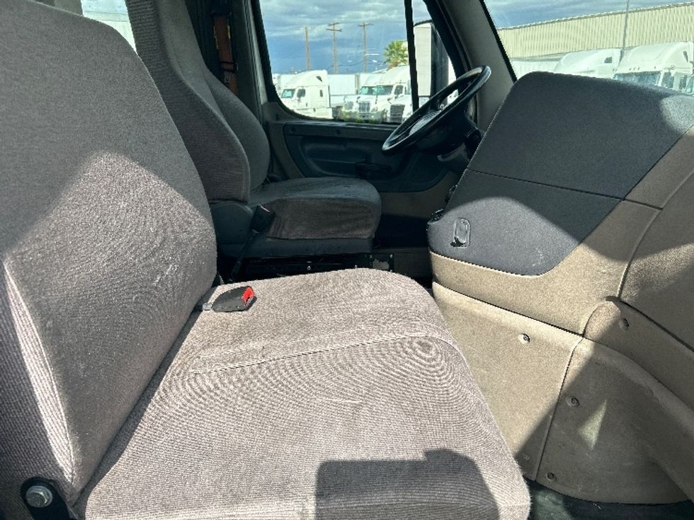 Day Cab Tractor-Heavy Duty Tractors-Freightliner-2019-Cascadia 11364ST-Las Vegas-NV-205,413\n\t\tmiles-$ 52,000 - Image 14