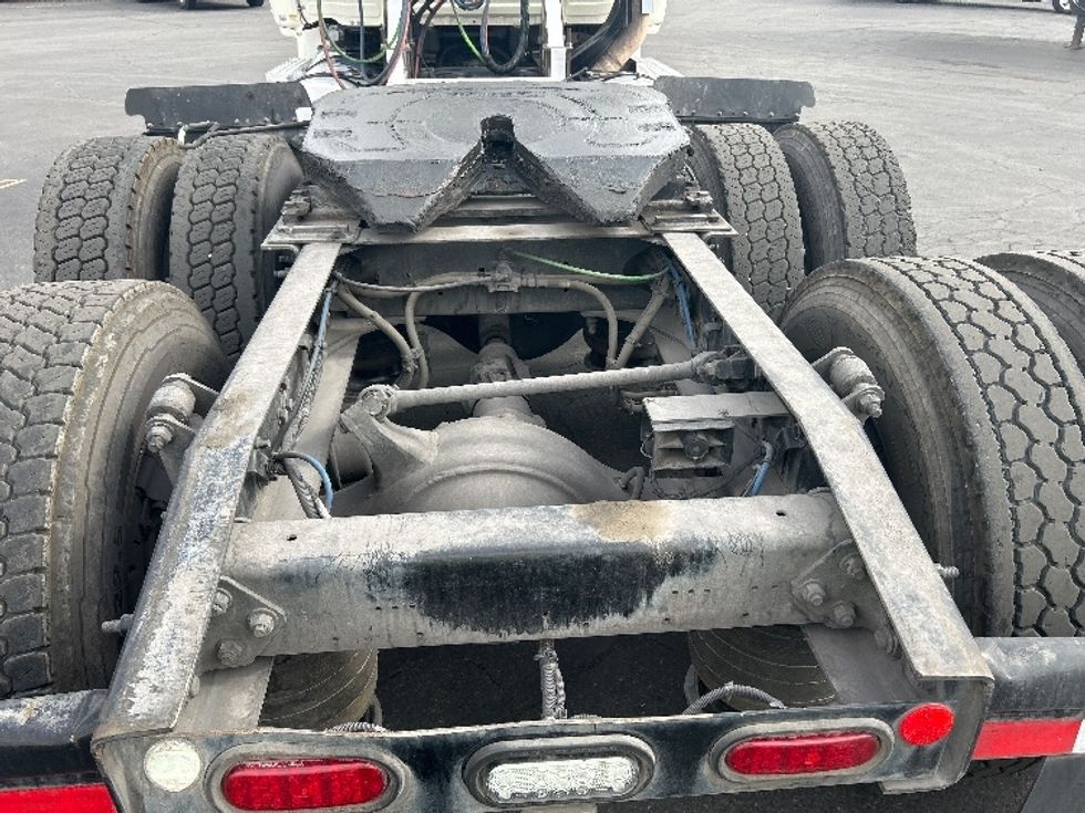 Day Cab Tractor-Heavy Duty Tractors-Freightliner-2019-Cascadia 11364ST-Las Vegas-NV-205,413\n\t\tmiles-$ 52,000 - Image 6