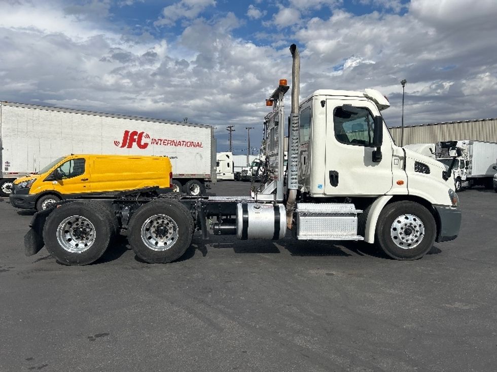 Day Cab Tractor-Heavy Duty Tractors-Freightliner-2019-Cascadia 11364ST-Las Vegas-NV-205,413\n\t\tmiles-$ 52,000 - Image 8