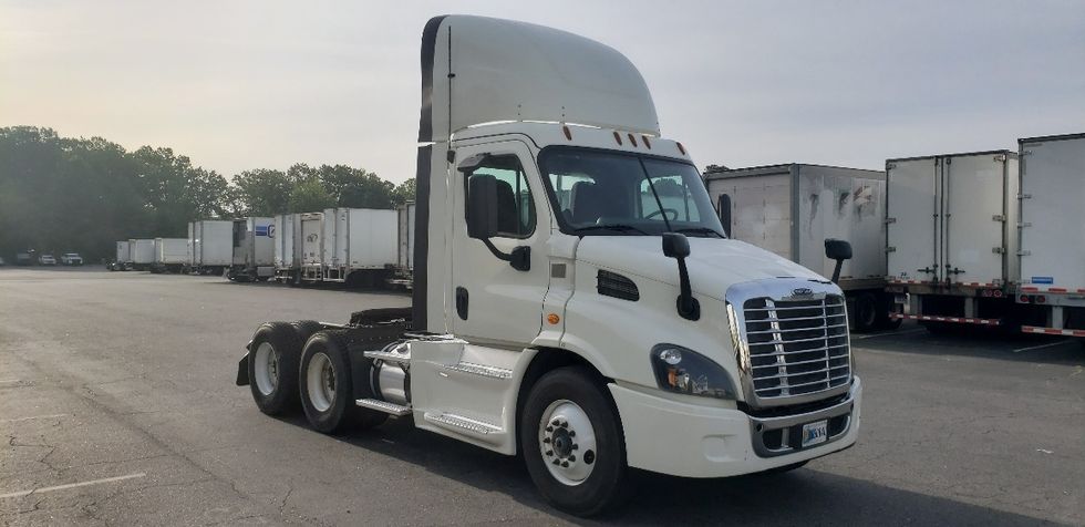Day Cab Tractor-Heavy Duty Tractors-Freightliner-2019-Cascadia 11364ST-Little Rock-AR-241,883\n\t\tmiles-$ 45,750 - Image 1