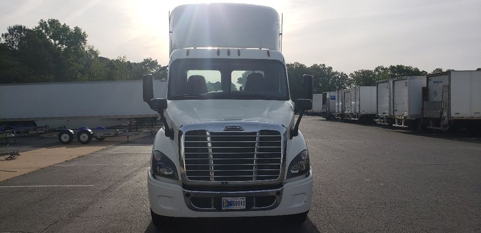 Day Cab Tractor-Heavy Duty Tractors-Freightliner-2019-Cascadia 11364ST-Little Rock-AR-241,883\n\t\tmiles-$ 45,750 - Image 2