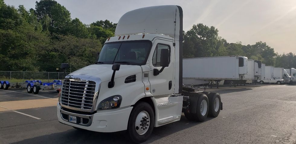 Day Cab Tractor-Heavy Duty Tractors-Freightliner-2019-Cascadia 11364ST-Little Rock-AR-241,883\n\t\tmiles-$ 45,750 - Image 3