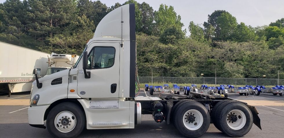 Day Cab Tractor-Heavy Duty Tractors-Freightliner-2019-Cascadia 11364ST-Little Rock-AR-241,883\n\t\tmiles-$ 45,750 - Image 4