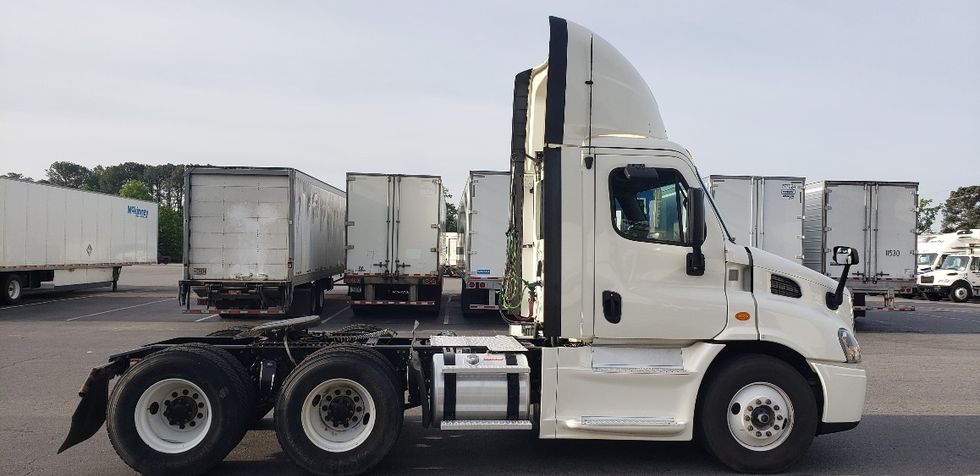 Day Cab Tractor-Heavy Duty Tractors-Freightliner-2019-Cascadia 11364ST-Little Rock-AR-241,883\n\t\tmiles-$ 45,750 - Image 8