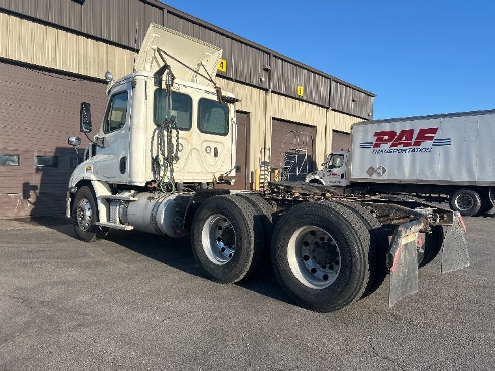 Day Cab Tractor-Heavy Duty Tractors-Freightliner-2019-Cascadia 11364ST-Londonderry-NH-562,429\n\t\tmiles-$ 26,000 - Image 5