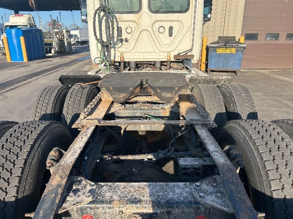 Day Cab Tractor-Heavy Duty Tractors-Freightliner-2019-Cascadia 11364ST-Londonderry-NH-562,429\n\t\tmiles-$ 26,000 - Image 6