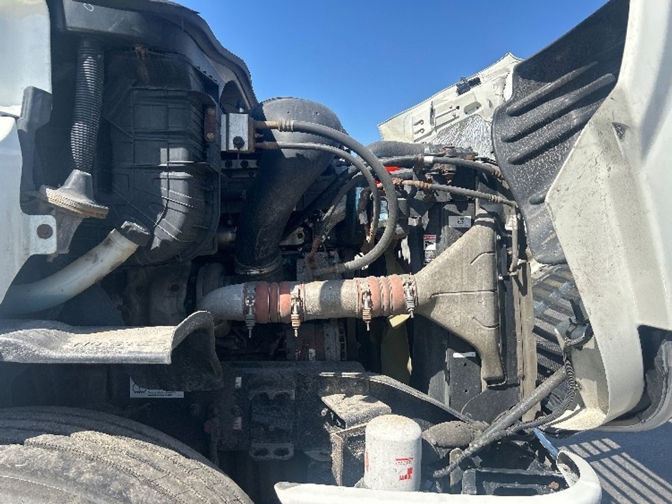 Day Cab Tractor-Heavy Duty Tractors-Freightliner-2019-Cascadia 11364ST-Londonderry-NH-639,097\n\t\tmiles-$ 25,250 - Image 15