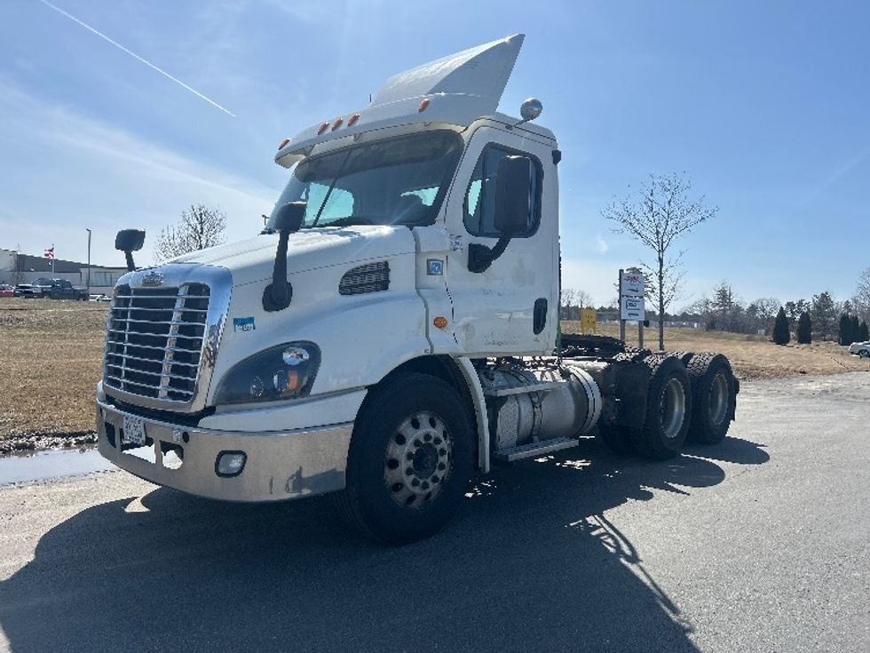 Day Cab Tractor-Heavy Duty Tractors-Freightliner-2019-Cascadia 11364ST-Londonderry-NH-639,097\n\t\tmiles-$ 25,250 - Image 3