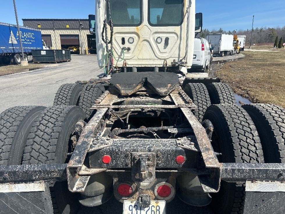 Day Cab Tractor-Heavy Duty Tractors-Freightliner-2019-Cascadia 11364ST-Londonderry-NH-639,097\n\t\tmiles-$ 25,250 - Image 6
