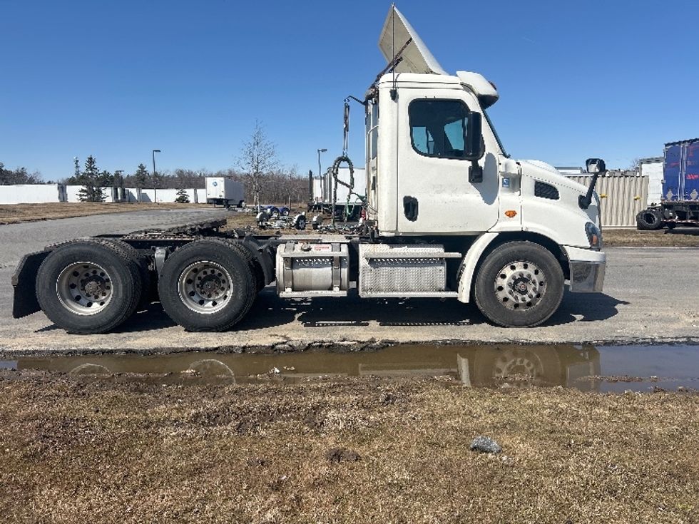 Day Cab Tractor-Heavy Duty Tractors-Freightliner-2019-Cascadia 11364ST-Londonderry-NH-639,097\n\t\tmiles-$ 25,250 - Image 8