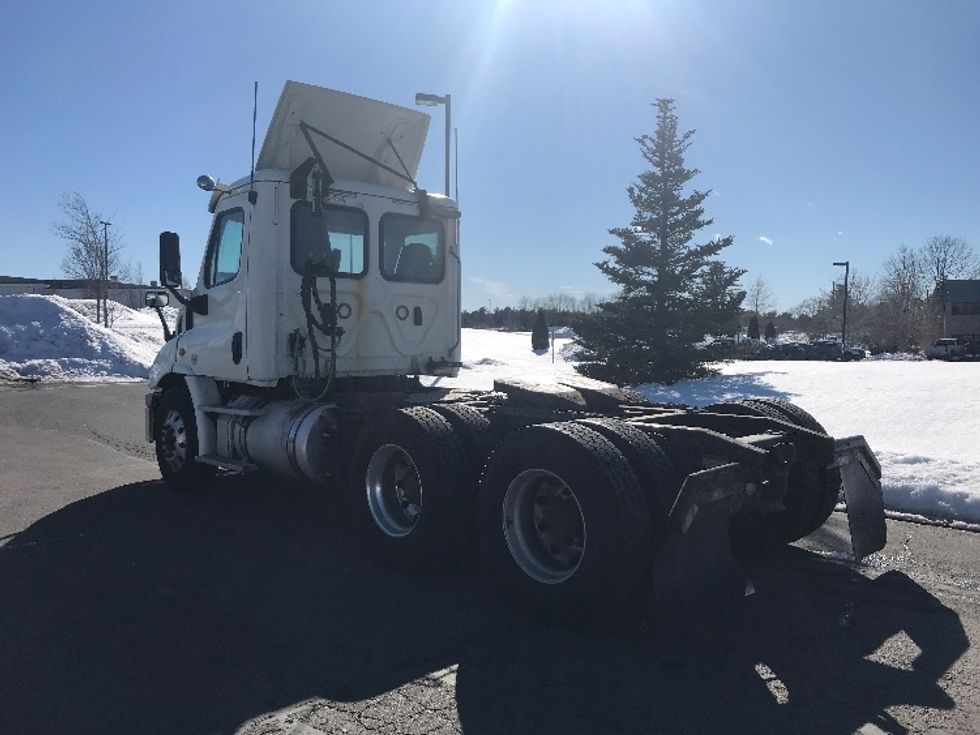 Day Cab Tractor-Heavy Duty Tractors-Freightliner-2019-Cascadia 11364ST-Londonderry-NH-643,917\n\t\tmiles-$ 25,750 - Image 5