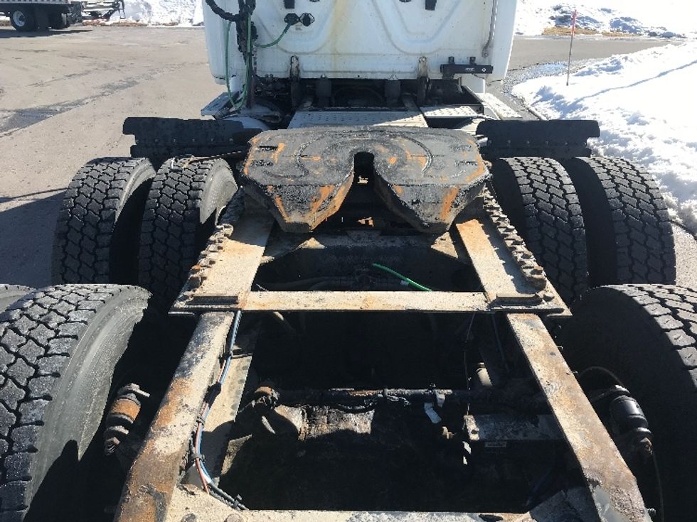 Day Cab Tractor-Heavy Duty Tractors-Freightliner-2019-Cascadia 11364ST-Londonderry-NH-643,917\n\t\tmiles-$ 25,750 - Image 6