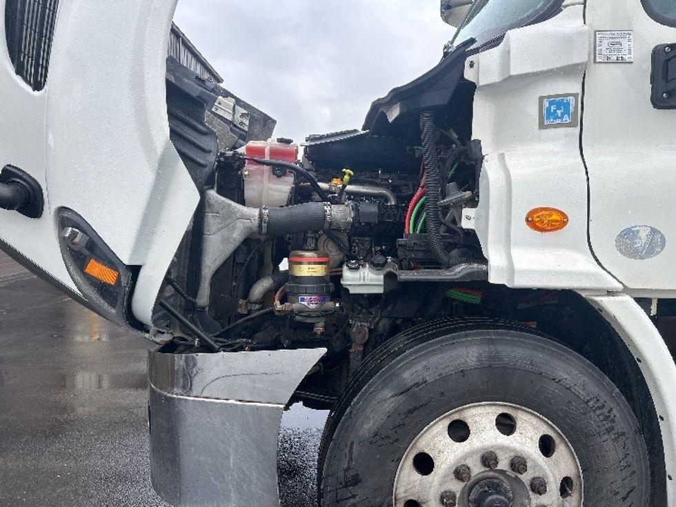 Day Cab Tractor-Heavy Duty Tractors-Freightliner-2019-Cascadia 11364ST-Londonderry-NH-702,737\n\t\tmiles-$ 24,250 - Image 16