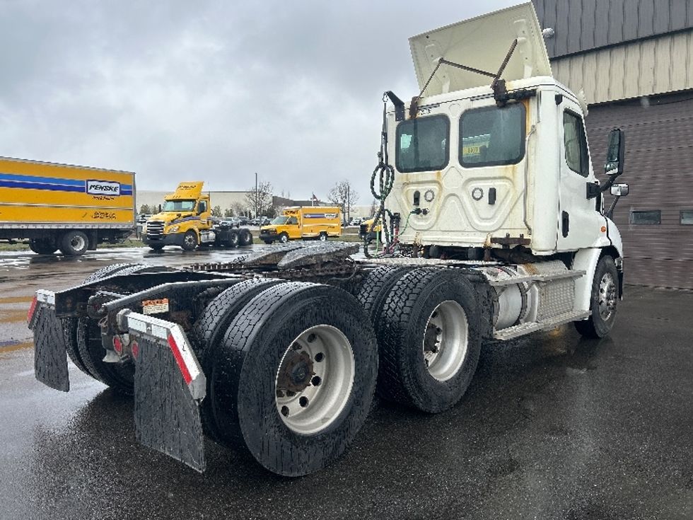 Day Cab Tractor-Heavy Duty Tractors-Freightliner-2019-Cascadia 11364ST-Londonderry-NH-702,737\n\t\tmiles-$ 24,250 - Image 7