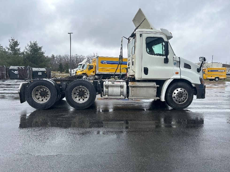 Day Cab Tractor-Heavy Duty Tractors-Freightliner-2019-Cascadia 11364ST-Londonderry-NH-702,737\n\t\tmiles-$ 24,250 - Image 8