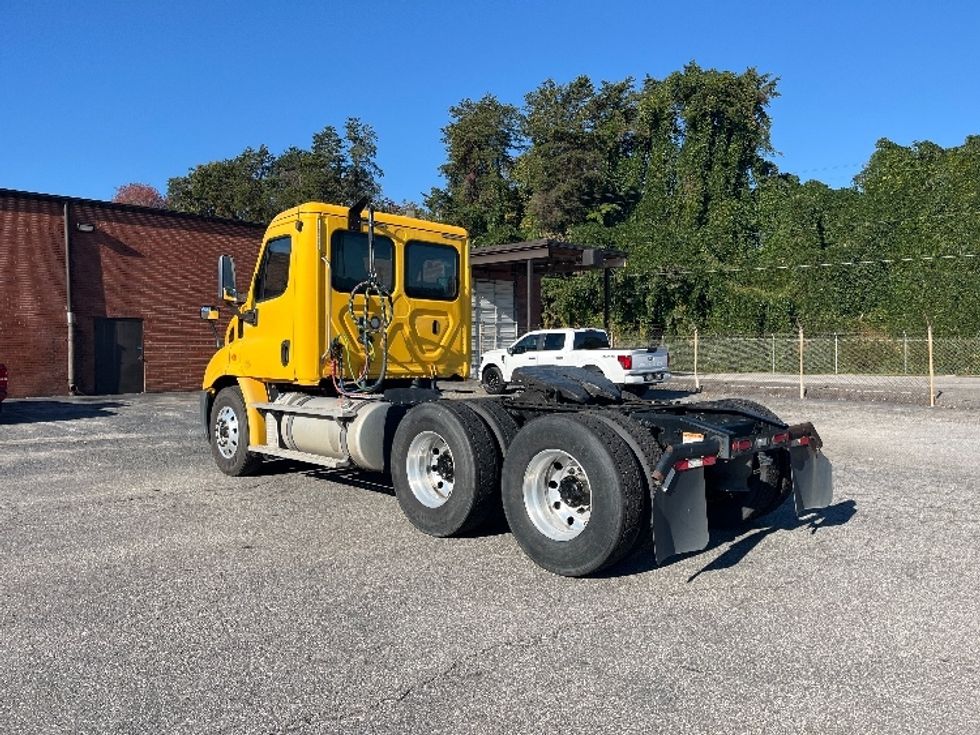 Day Cab Tractor-Heavy Duty Tractors-Freightliner-2019-Cascadia 11364ST-Martinsville-VA-482,912\n\t\tmiles-$ 39,000 - Image 5