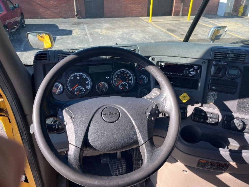 Day Cab Tractor-Heavy Duty Tractors-Freightliner-2019-Cascadia 11364ST-Martinsville-VA-496,968\n\t\tmiles-$ 37,500 - Image 11