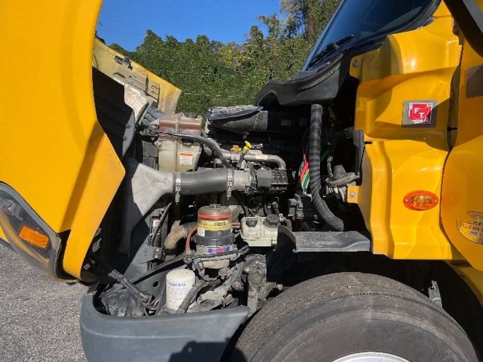 Day Cab Tractor-Heavy Duty Tractors-Freightliner-2019-Cascadia 11364ST-Martinsville-VA-496,968\n\t\tmiles-$ 37,500 - Image 16