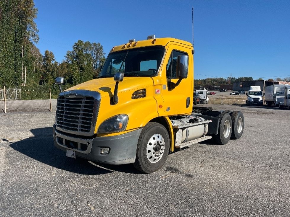 Day Cab Tractor-Heavy Duty Tractors-Freightliner-2019-Cascadia 11364ST-Martinsville-VA-496,968\n\t\tmiles-$ 37,500 - Image 3