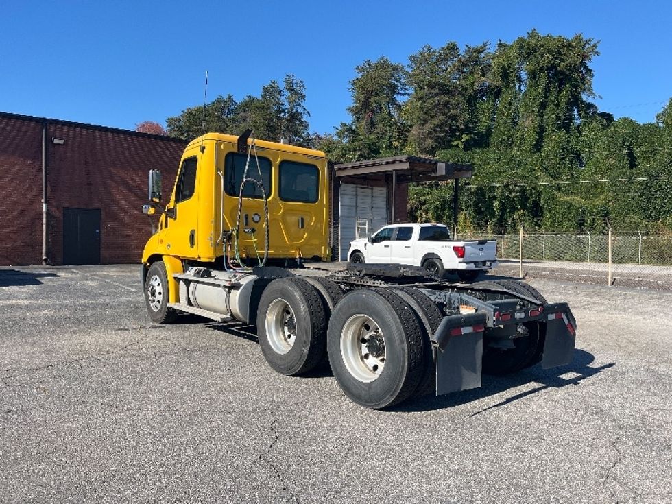 Day Cab Tractor-Heavy Duty Tractors-Freightliner-2019-Cascadia 11364ST-Martinsville-VA-496,968\n\t\tmiles-$ 37,500 - Image 5