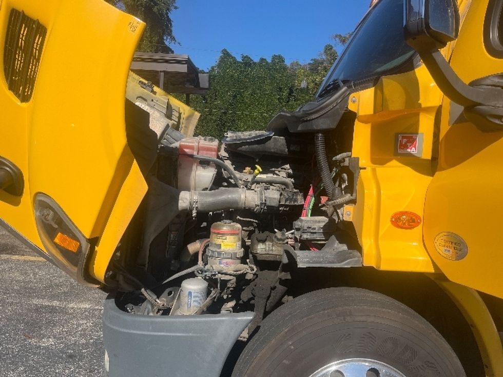 Day Cab Tractor-Heavy Duty Tractors-Freightliner-2019-Cascadia 11364ST-Martinsville-VA-553,708\n\t\tmiles-$ 31,750 - Image 16