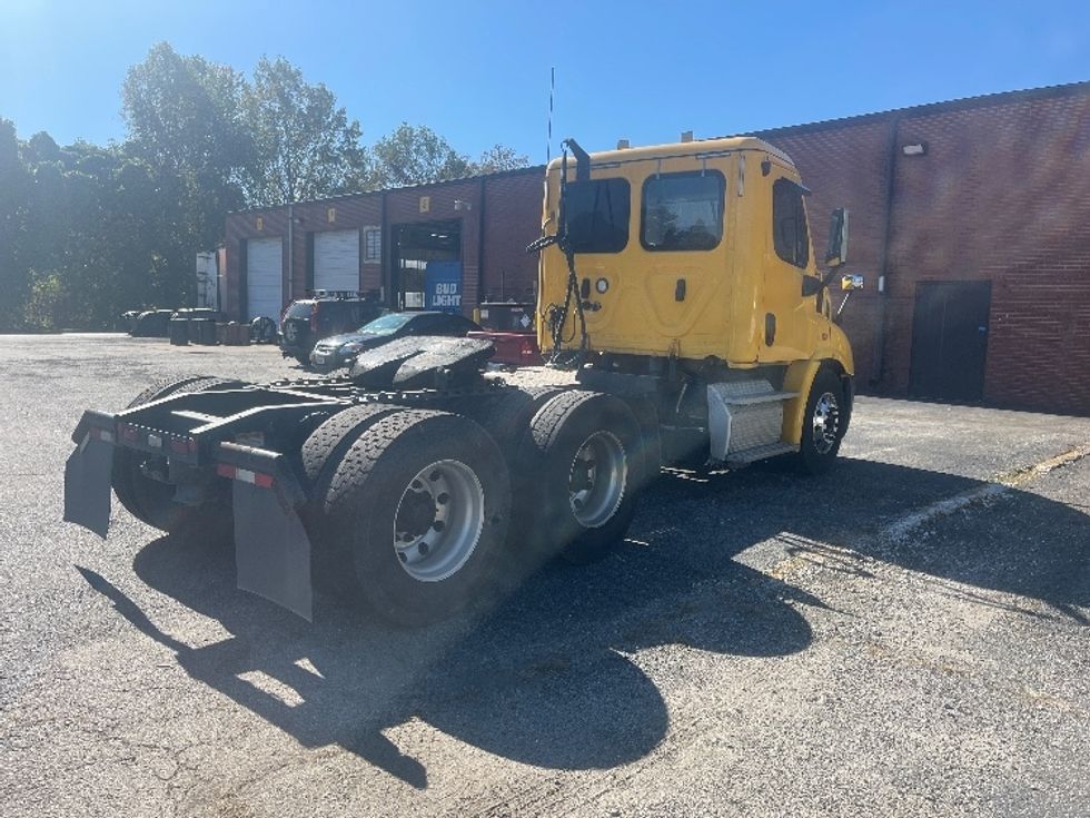 Day Cab Tractor-Heavy Duty Tractors-Freightliner-2019-Cascadia 11364ST-Martinsville-VA-553,708\n\t\tmiles-$ 31,750 - Image 7