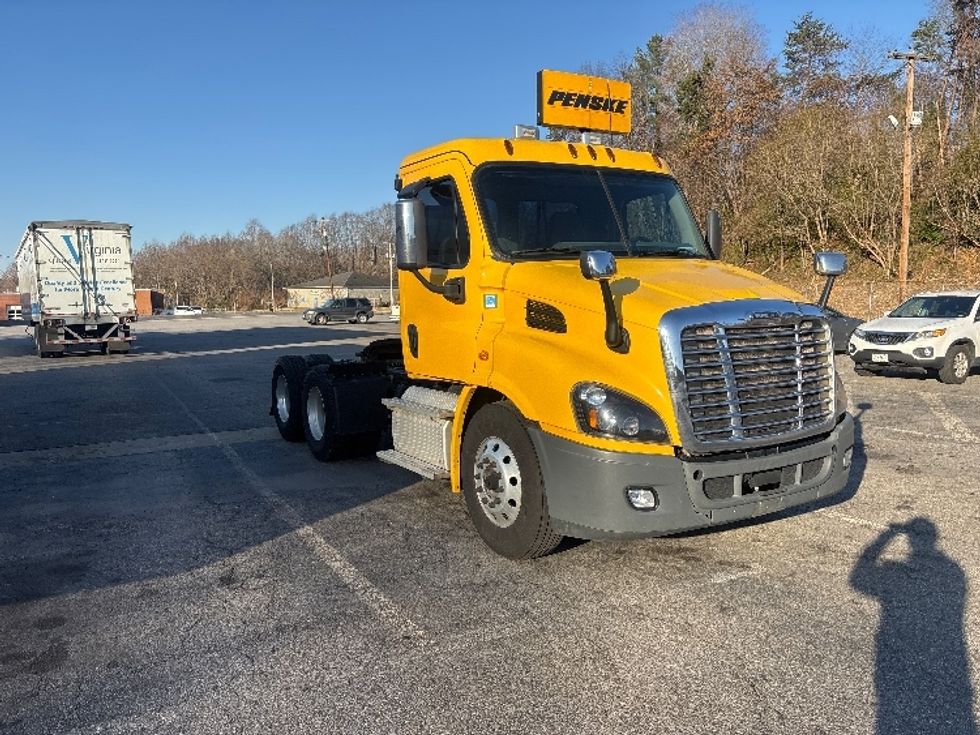 Day Cab Tractor-Heavy Duty Tractors-Freightliner-2019-Cascadia 11364ST-Martinsville-VA-567,968\n\t\tmiles-$ 24,750 - Image 1