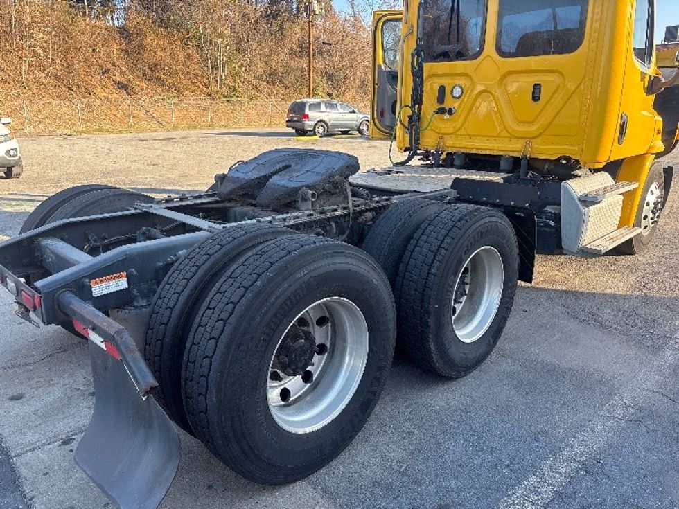 Day Cab Tractor-Heavy Duty Tractors-Freightliner-2019-Cascadia 11364ST-Martinsville-VA-567,968\n\t\tmiles-$ 24,750 - Image 17