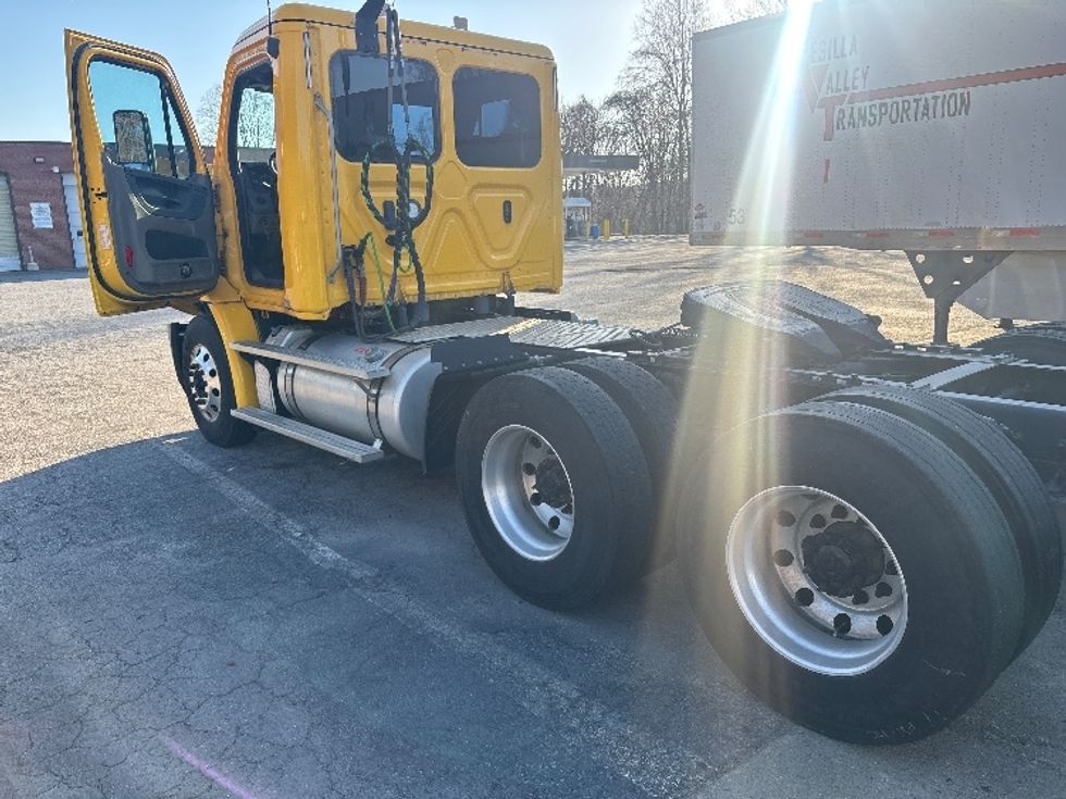Day Cab Tractor-Heavy Duty Tractors-Freightliner-2019-Cascadia 11364ST-Martinsville-VA-567,968\n\t\tmiles-$ 24,750 - Image 18