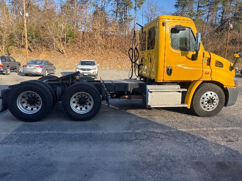 Day Cab Tractor-Heavy Duty Tractors-Freightliner-2019-Cascadia 11364ST-Martinsville-VA-567,968\n\t\tmiles-$ 24,750 - Image 8