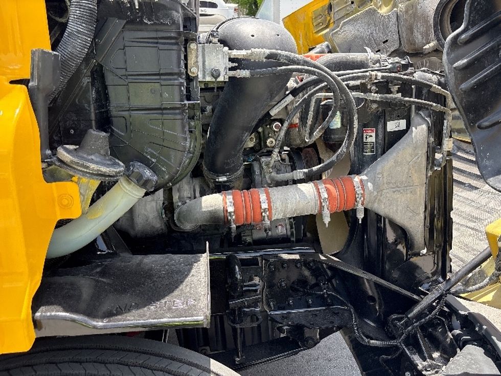 Day Cab Tractor-Heavy Duty Tractors-Freightliner-2019-Cascadia 11364ST-Medley-FL-199,157\n\t\tmiles-$ 48,500 - Image 15