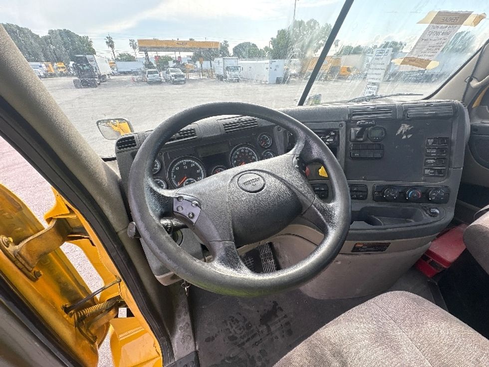 Day Cab Tractor-Heavy Duty Tractors-Freightliner-2019-Cascadia 11364ST-Medley-FL-270,041\n\t\tmiles-$ 44,500 - Image 10