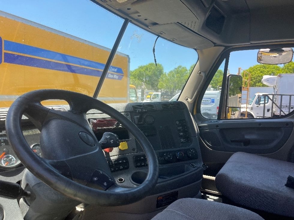 Day Cab Tractor-Heavy Duty Tractors-Freightliner-2019-Cascadia 11364ST-Medley-FL-270,207\n\t\tmiles-$ 44,250 - Image 10