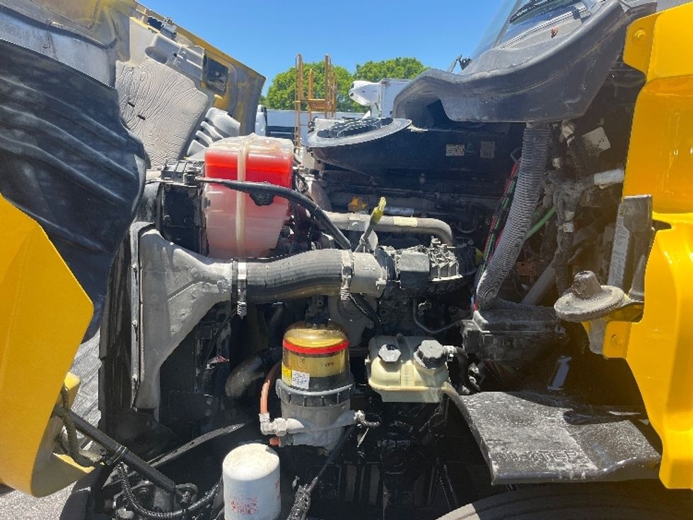 Day Cab Tractor-Heavy Duty Tractors-Freightliner-2019-Cascadia 11364ST-Medley-FL-270,207\n\t\tmiles-$ 44,250 - Image 16