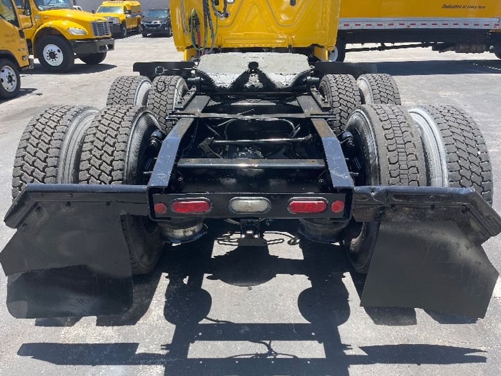 Day Cab Tractor-Heavy Duty Tractors-Freightliner-2019-Cascadia 11364ST-Medley-FL-270,207\n\t\tmiles-$ 44,250 - Image 6