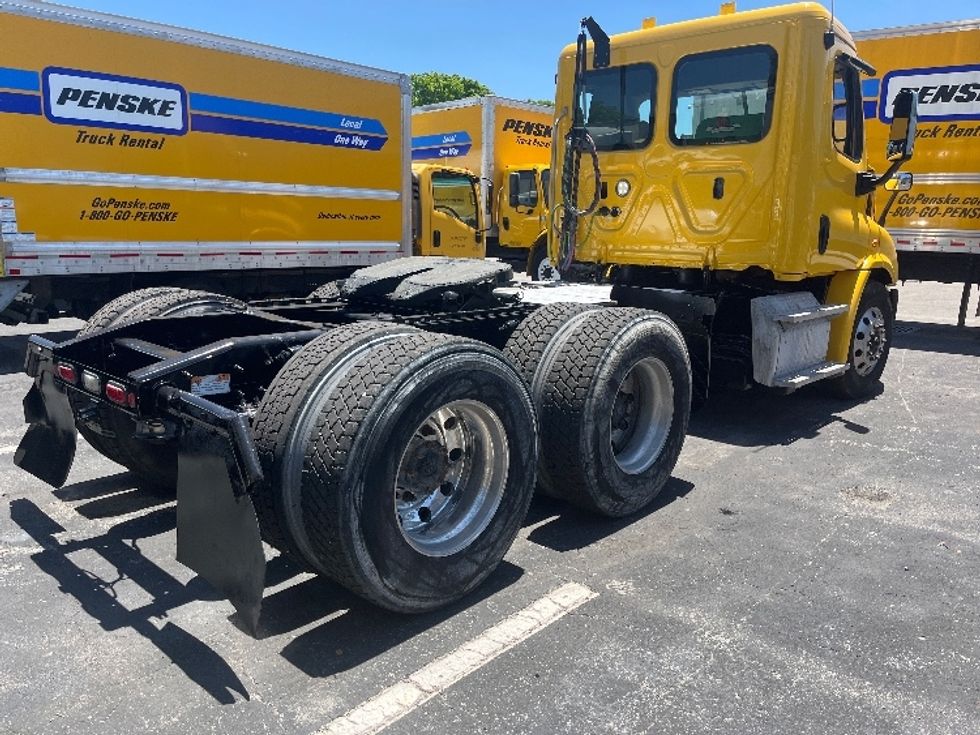 Day Cab Tractor-Heavy Duty Tractors-Freightliner-2019-Cascadia 11364ST-Medley-FL-270,207\n\t\tmiles-$ 44,250 - Image 7