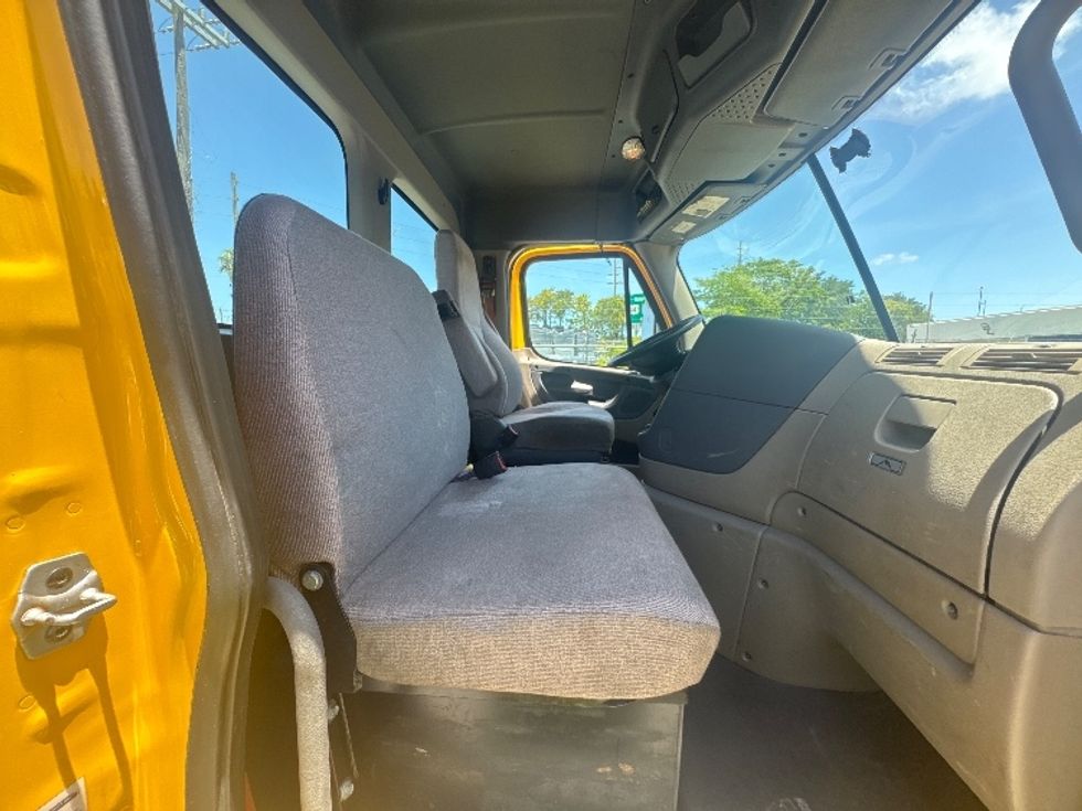 Day Cab Tractor-Heavy Duty Tractors-Freightliner-2019-Cascadia 11364ST-Medley-FL-395,804\n\t\tmiles-$ 37,250 - Image 13