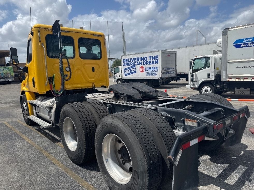 Day Cab Tractor-Heavy Duty Tractors-Freightliner-2019-Cascadia 11364ST-Medley-FL-477,000\n\t\tmiles-$ 32,500 - Image 18